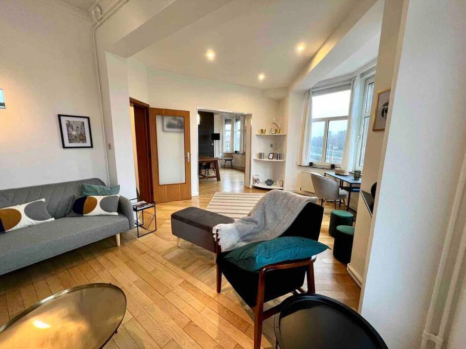 Bellevue - Grand Appartement Pour 5 Sur Les Quais De La Meuse Liège Eksteriør billede