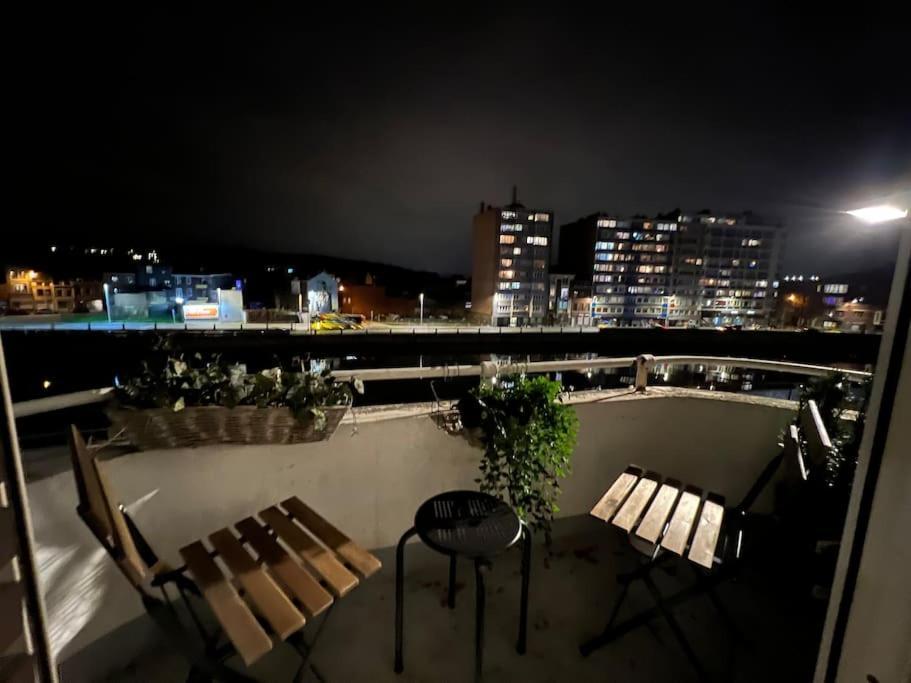 Bellevue - Grand Appartement Pour 5 Sur Les Quais De La Meuse Liège Eksteriør billede