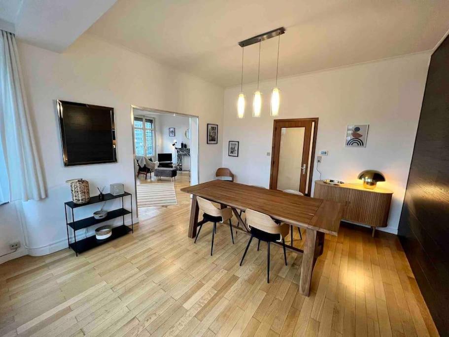 Bellevue - Grand Appartement Pour 5 Sur Les Quais De La Meuse Liège Eksteriør billede